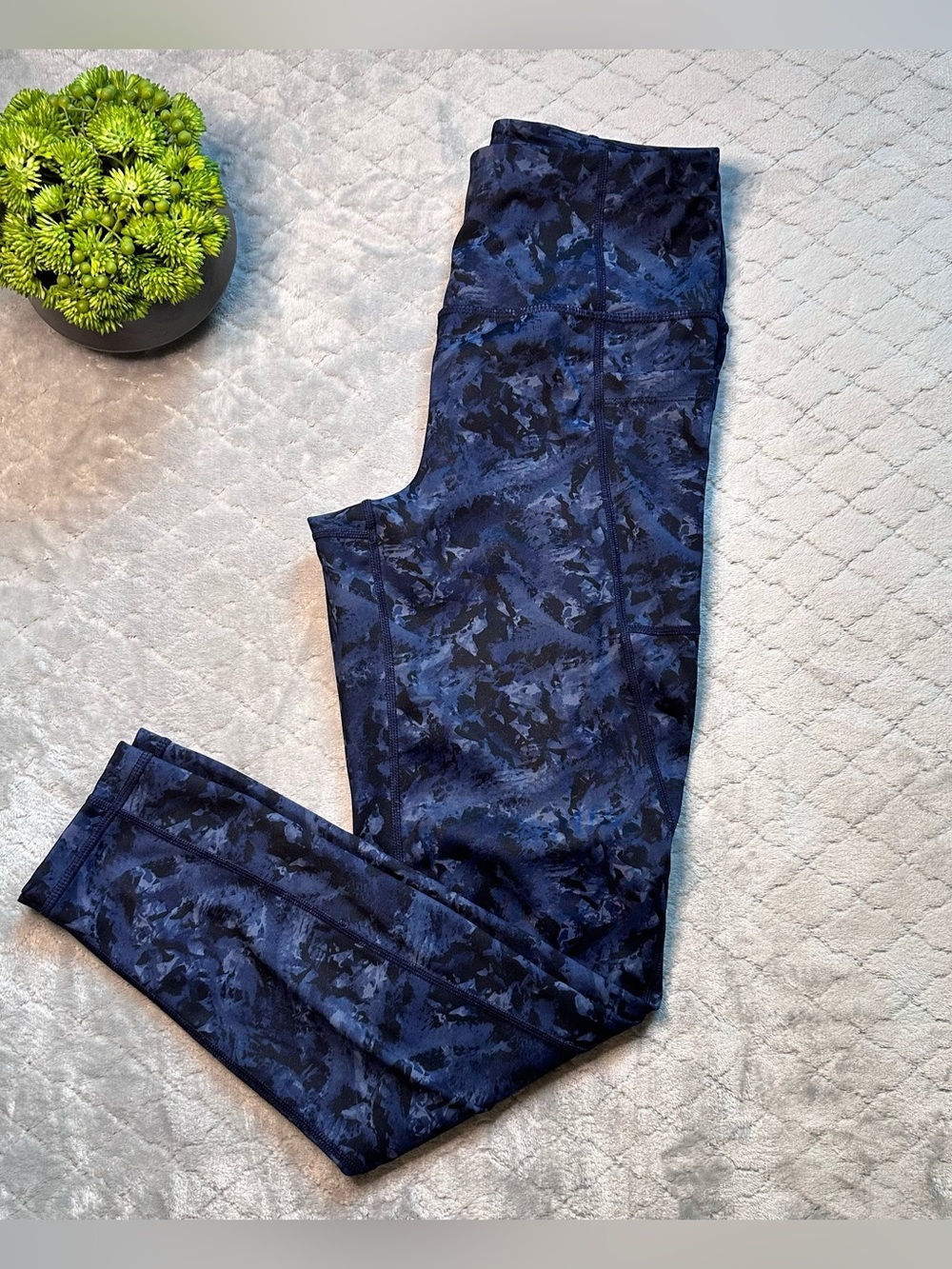 Lolë Blue Camo High Rise Pocket Yoga Leggings Athleisure Gym Pants S